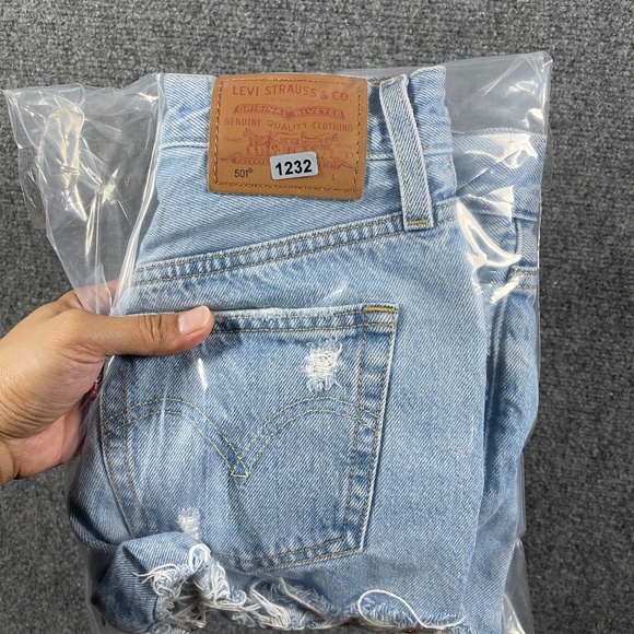 Levis Premium 501 Denim Shorts Cut Off Distressed Button Fly Big E Size 23 #1232 - Picture 9 of 9